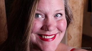 Amateur BBW mom with extremely massive jugs teasing topless